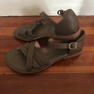 BOGS Nashville closed heel sandal (NEW)